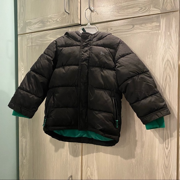 Boys Old Navy Black and Green Puffer Coat size 4T - Picture 1 of 7